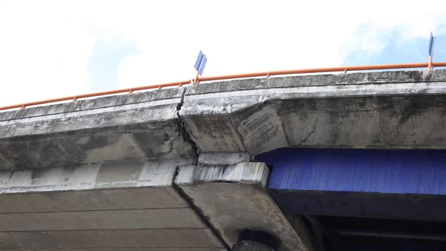 Grieta en estructura del elevado de la Churchill persiste pese a intervención